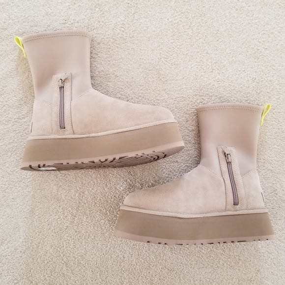 NWT UGG Classic Dipper Boots in Sand Tan Size 8 - Picture 12 of 13
